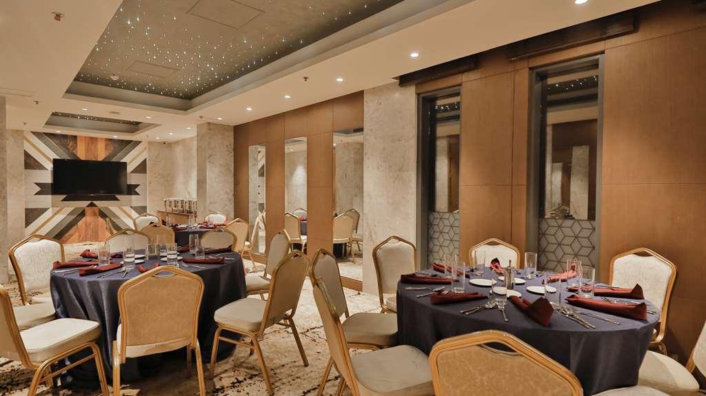 Best Western Plus Maya - Luxury Collection Hotel Дакка Зручності фото